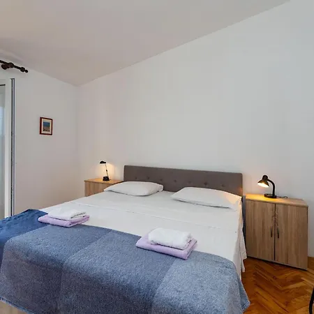 Apartamento 3 Bedroom Amazing In Seline