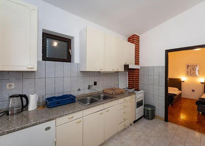 Апартаменты Awesome In With Wifi *